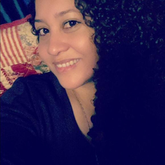 Meet your Posher, Luzelena - Picture 2 of 5